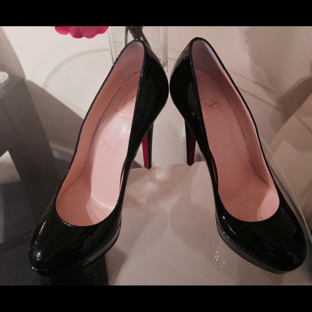 Christian Louboutin Black Patent Platform Pumps with Red Soles - Picture 2 of 4